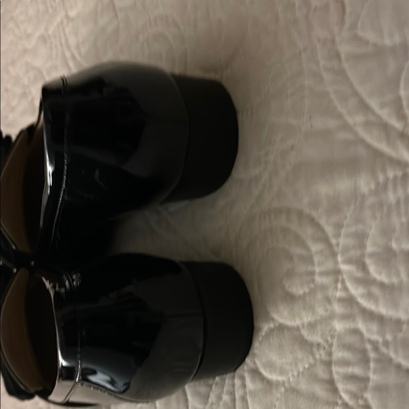 Bandolino Women's Black Loafers with Bow Accent - Picture 5 of 5